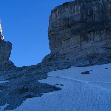 Le Taillon 2* Гаварни