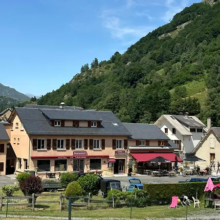 Le Taillon Hotell 2*